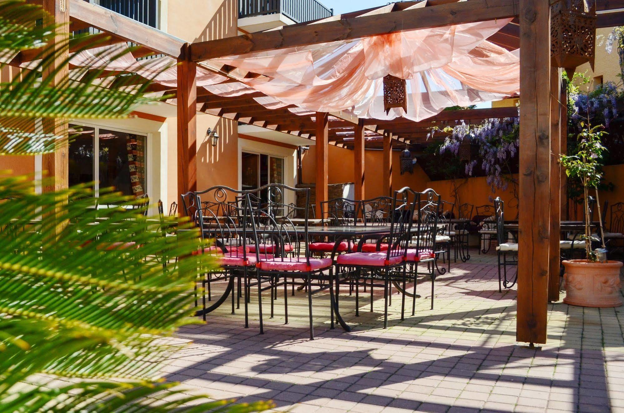Logis Hotel De La Clape Narbonne-Plage Dış mekan fotoğraf